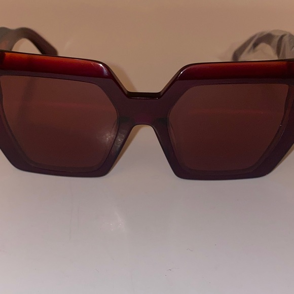 Calvin Klein Tortoise Shell Sunglasses with White Case NWT main image 14